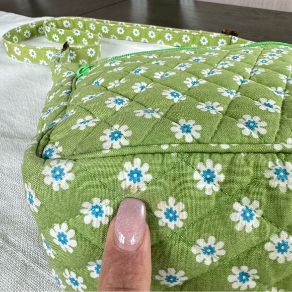 Vera Bradley Quilted Green Apple Floral Paisley Shoulder Bag Green White Blue - Picture 7 of 11